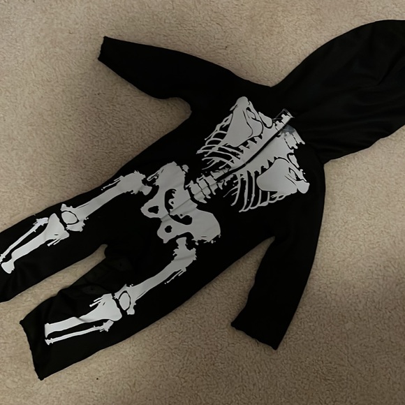 Halloween baby outfit! - Picture 2 of 2